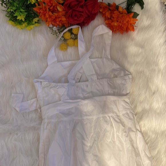 White dress - Picture 3 of 3